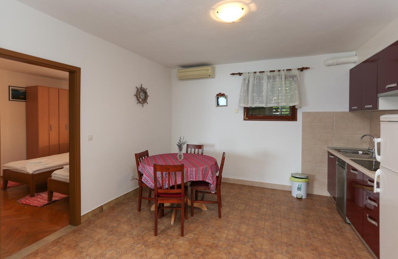 Apartment Laguna 1 Bol Exterior photo